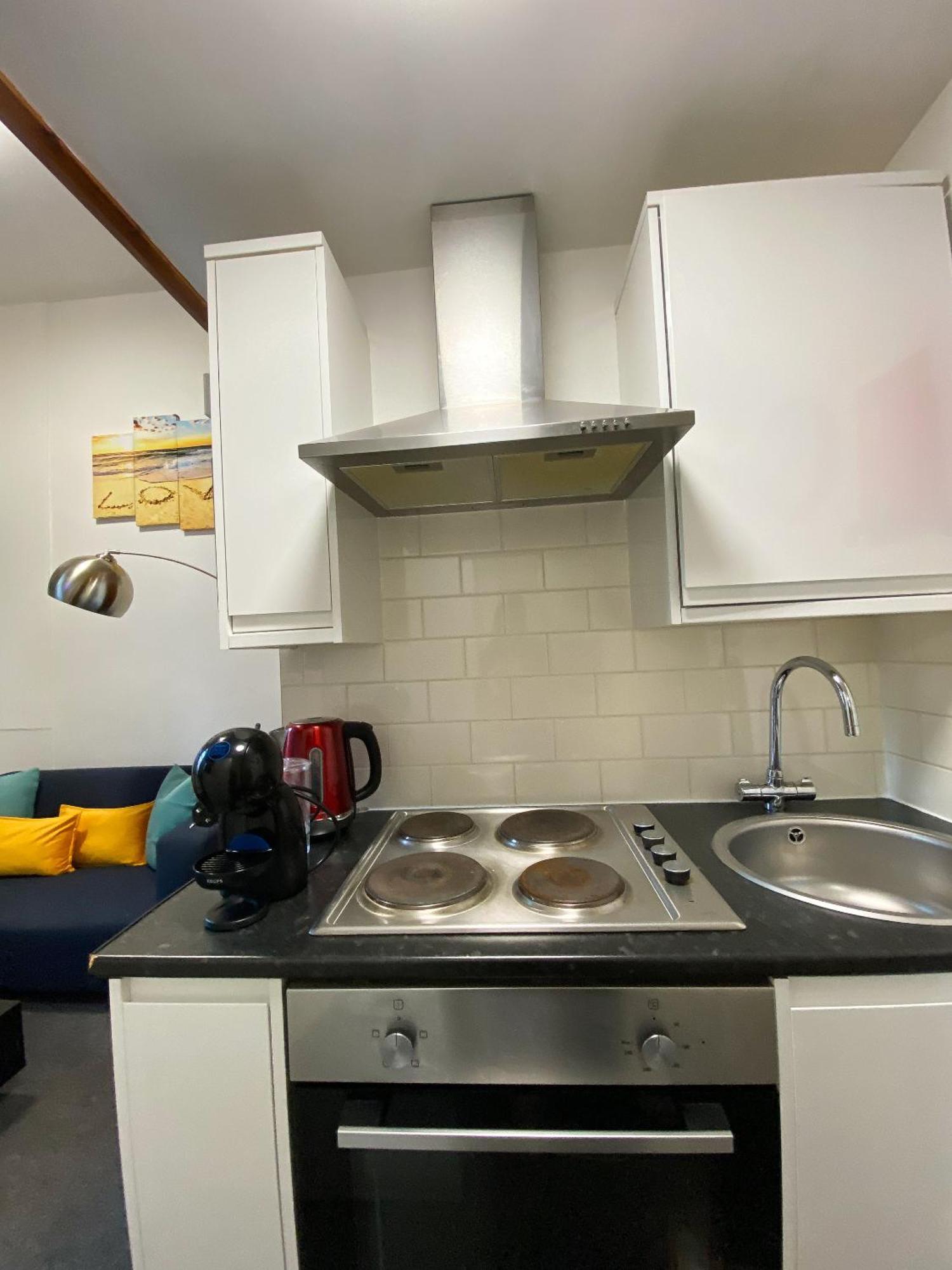 Apartment Modern Queenspark London