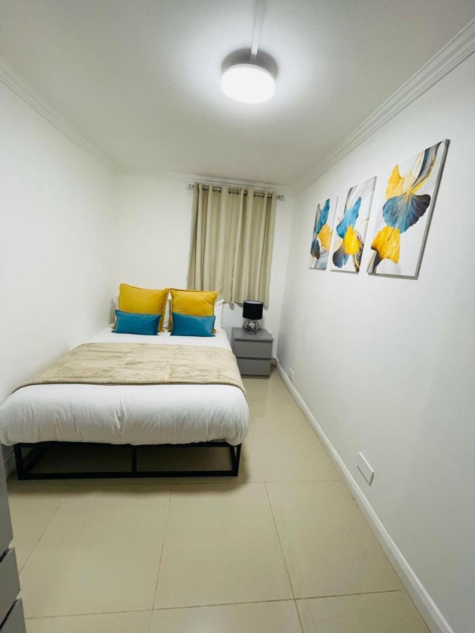 Apartment Modern Queenspark London