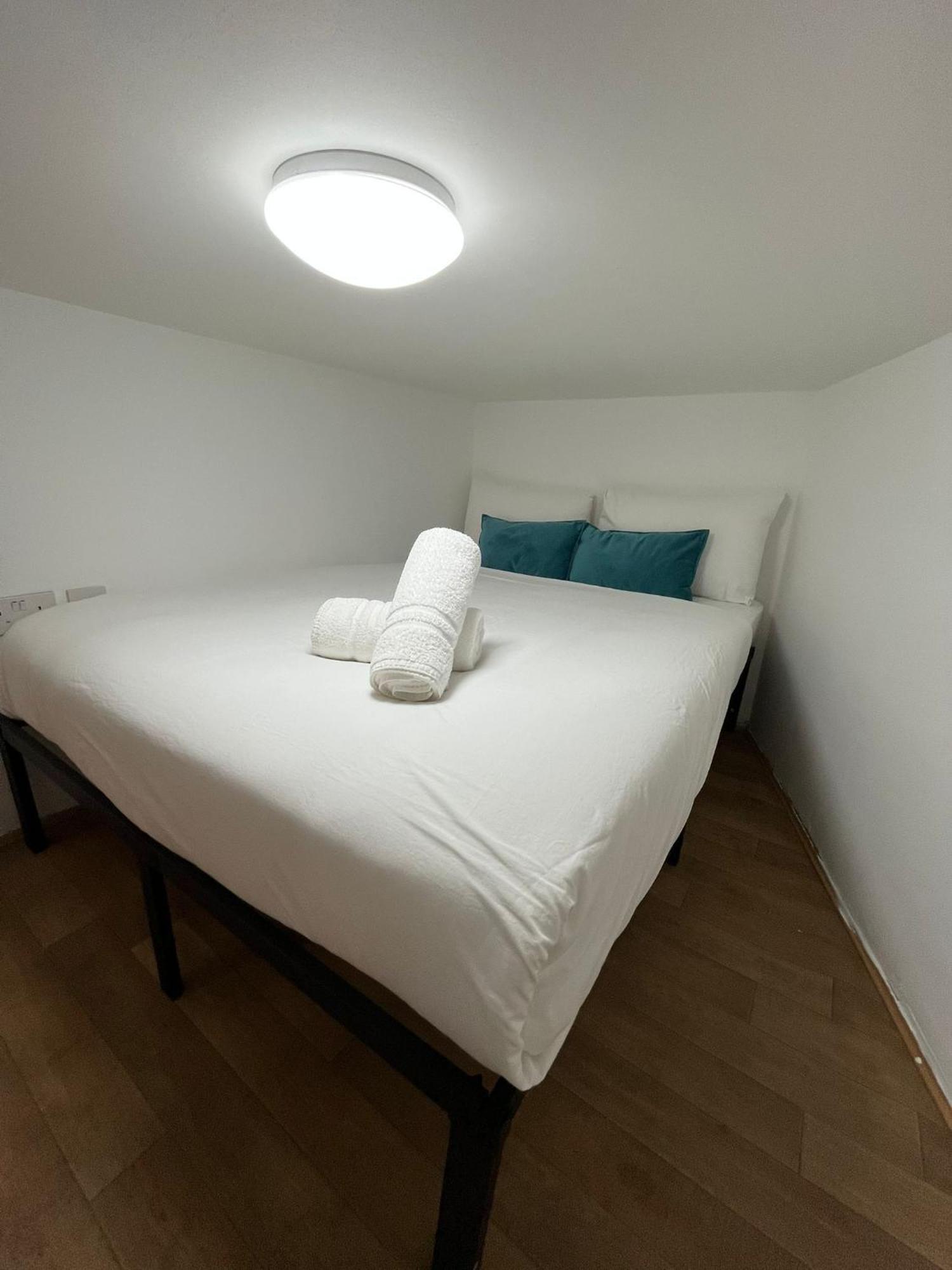 Modern Queenspark Apartment *